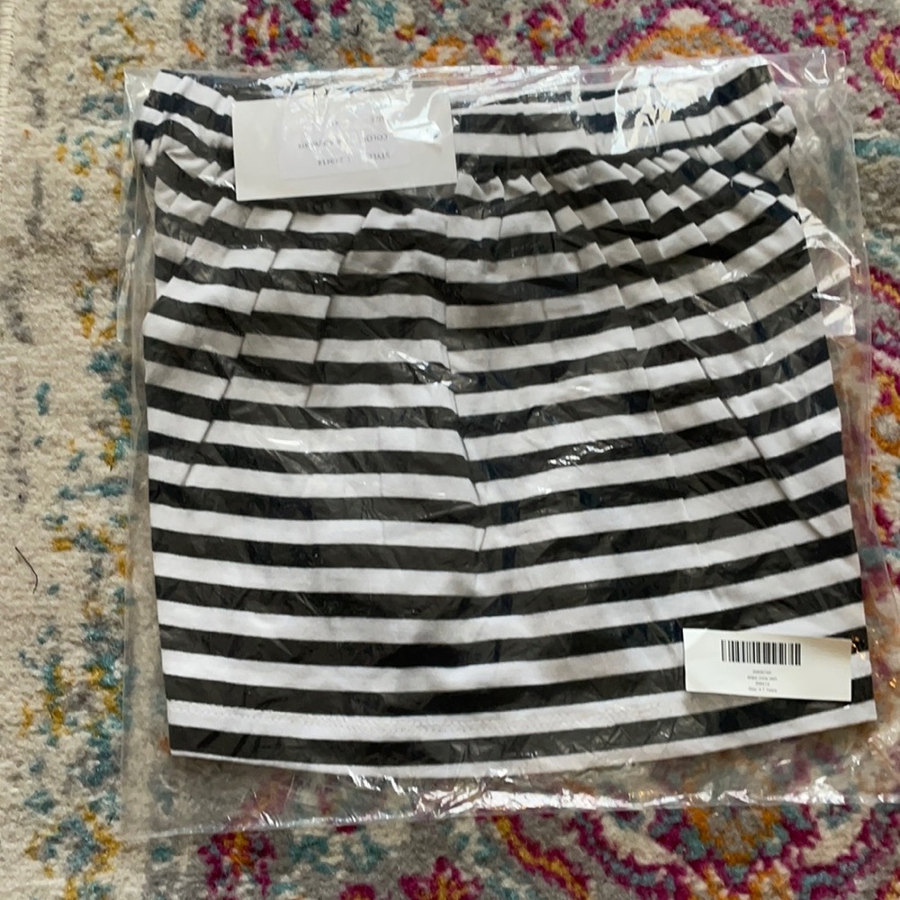 Girls black and white stripe skirt